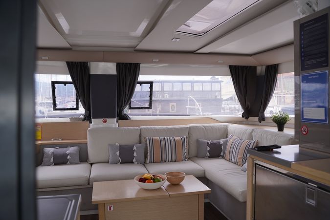 Fountaine Pajot Helia 44 | Sunrise