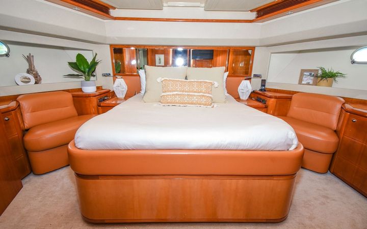 Ferretti 880 | Indulge 2