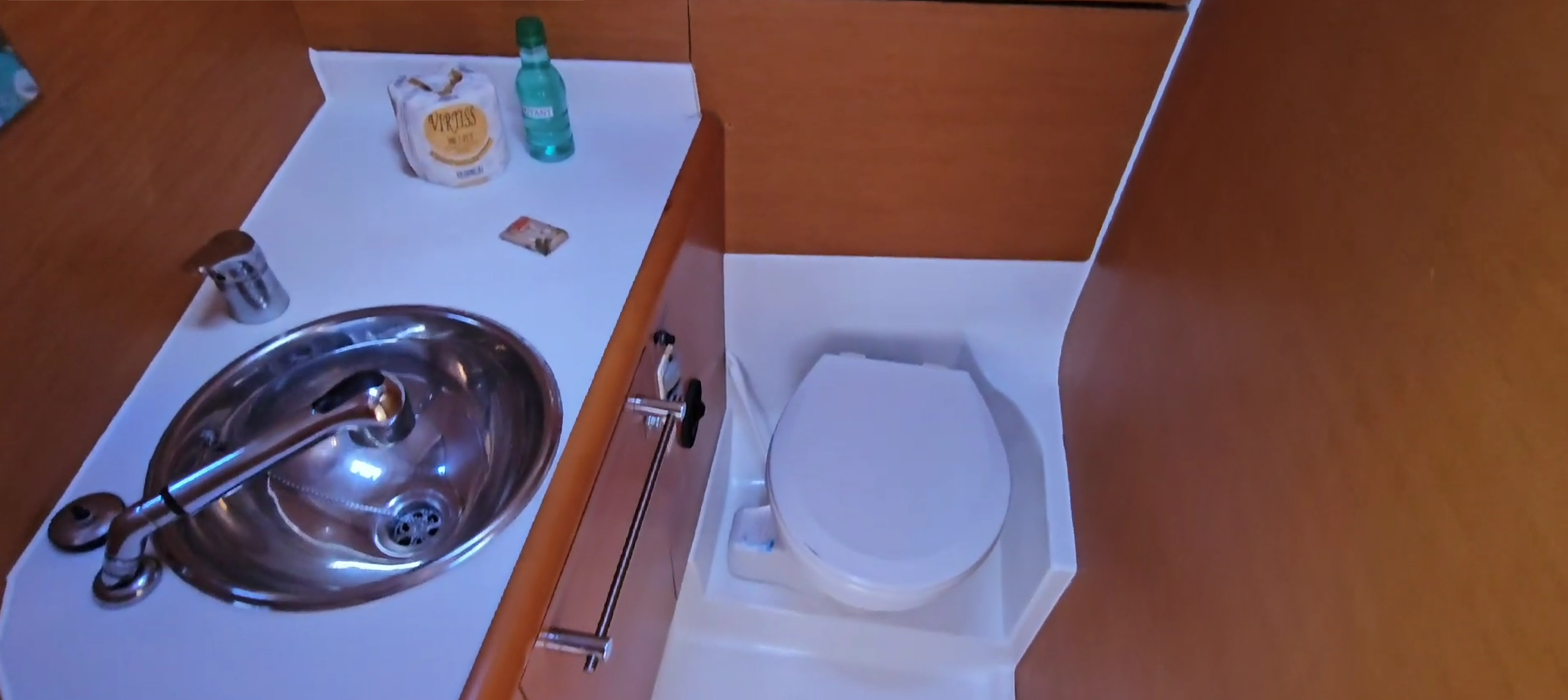 Jeanneau 419 | Makin Memories