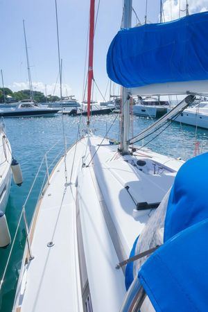 Jeanneau 419 | Makin Memories