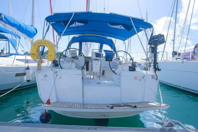 Jeanneau 419 | Makin Memories