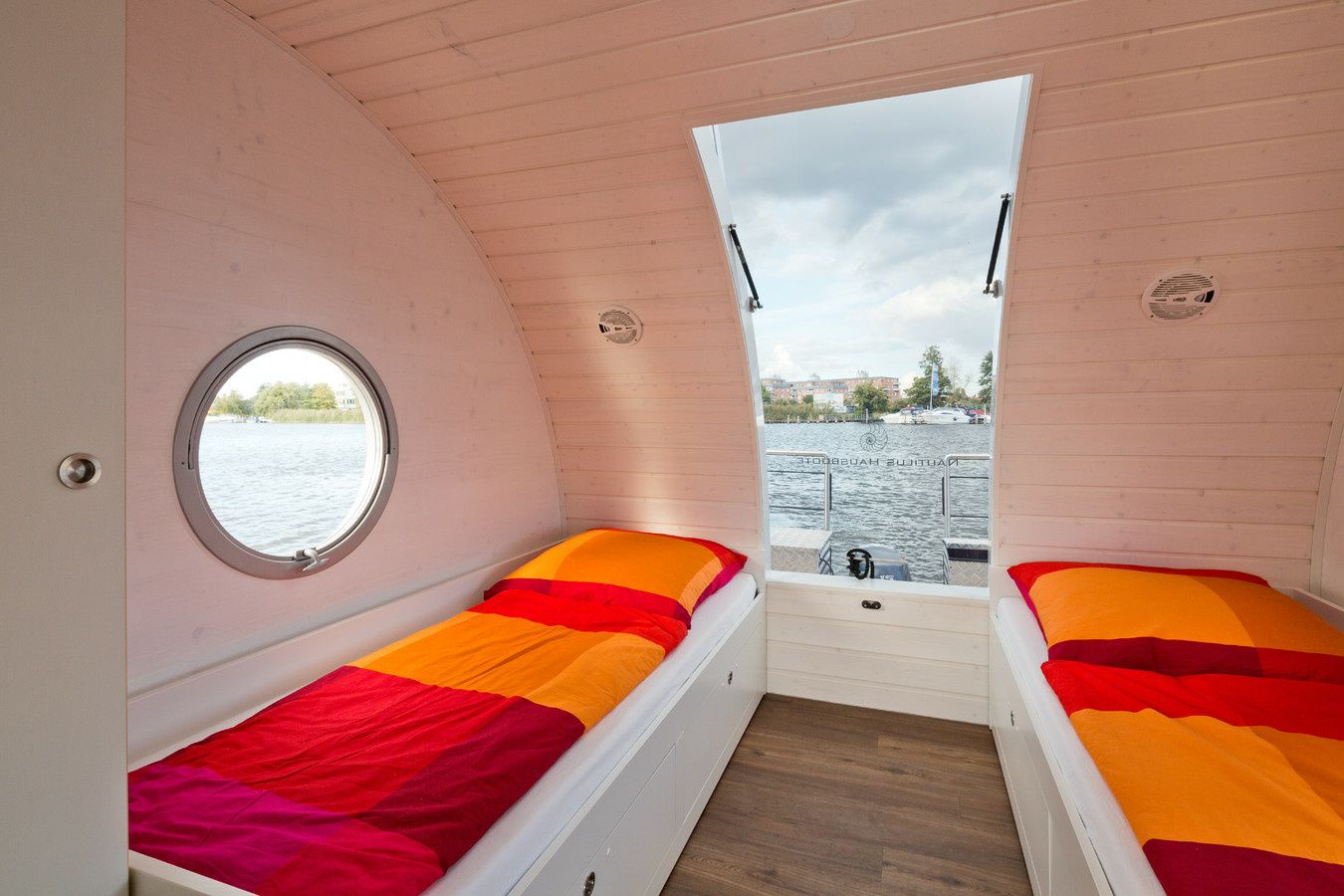 Nautilus Nautino Maxi | Watergate