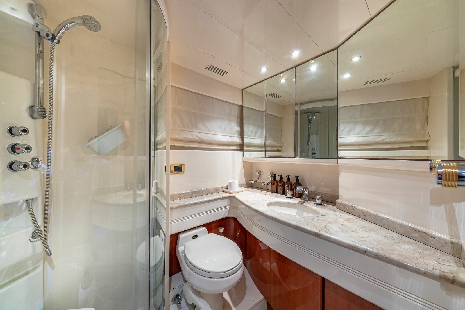 Azimut 70 Sea Jet | Salt Shaker