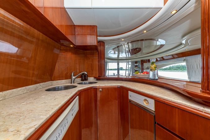 Azimut 70 Sea Jet | Salt Shaker