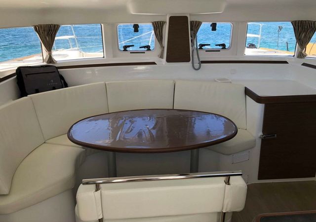 Lagoon 380 | Butterfly