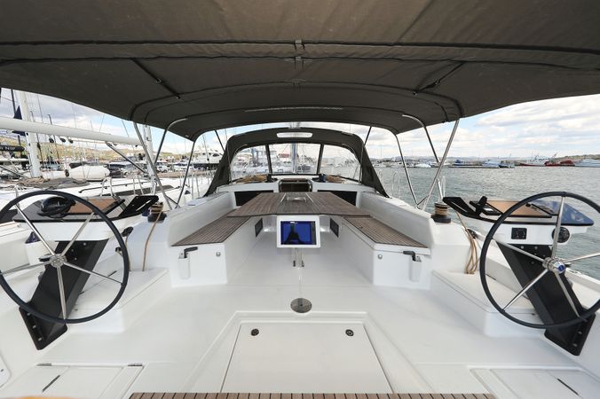 Dufour 470 | Dance
