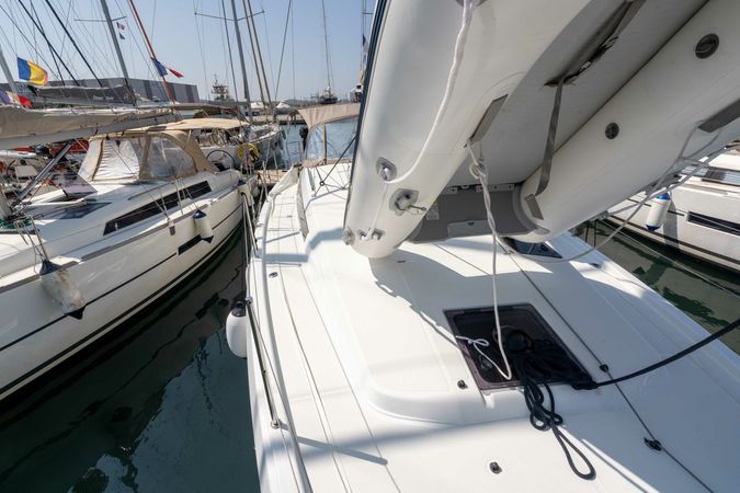 Jeanneau Sun Odyssey 410 | Moustique 2