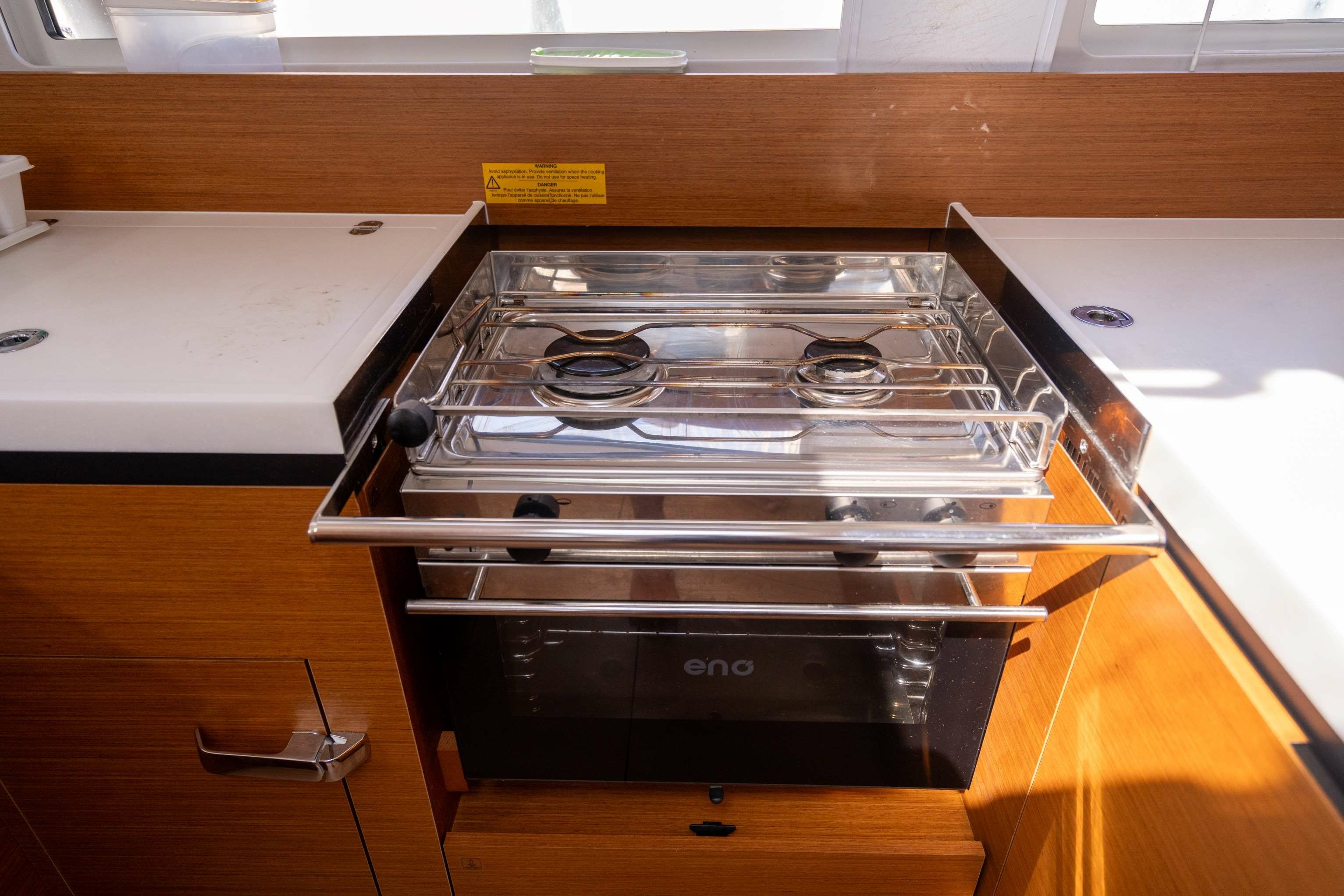 Jeanneau Sun Odyssey 410 | Moustique 2