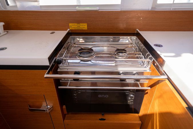 Jeanneau Sun Odyssey 410 | Moustique 2