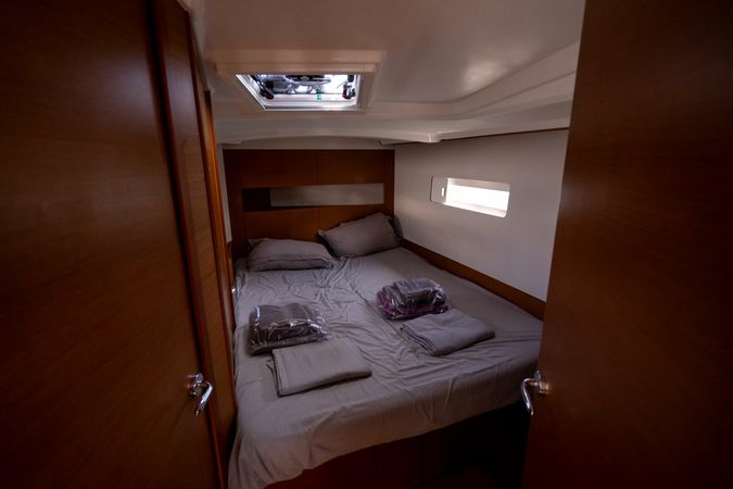 Jeanneau Sun Odyssey 410 | Moustique 2