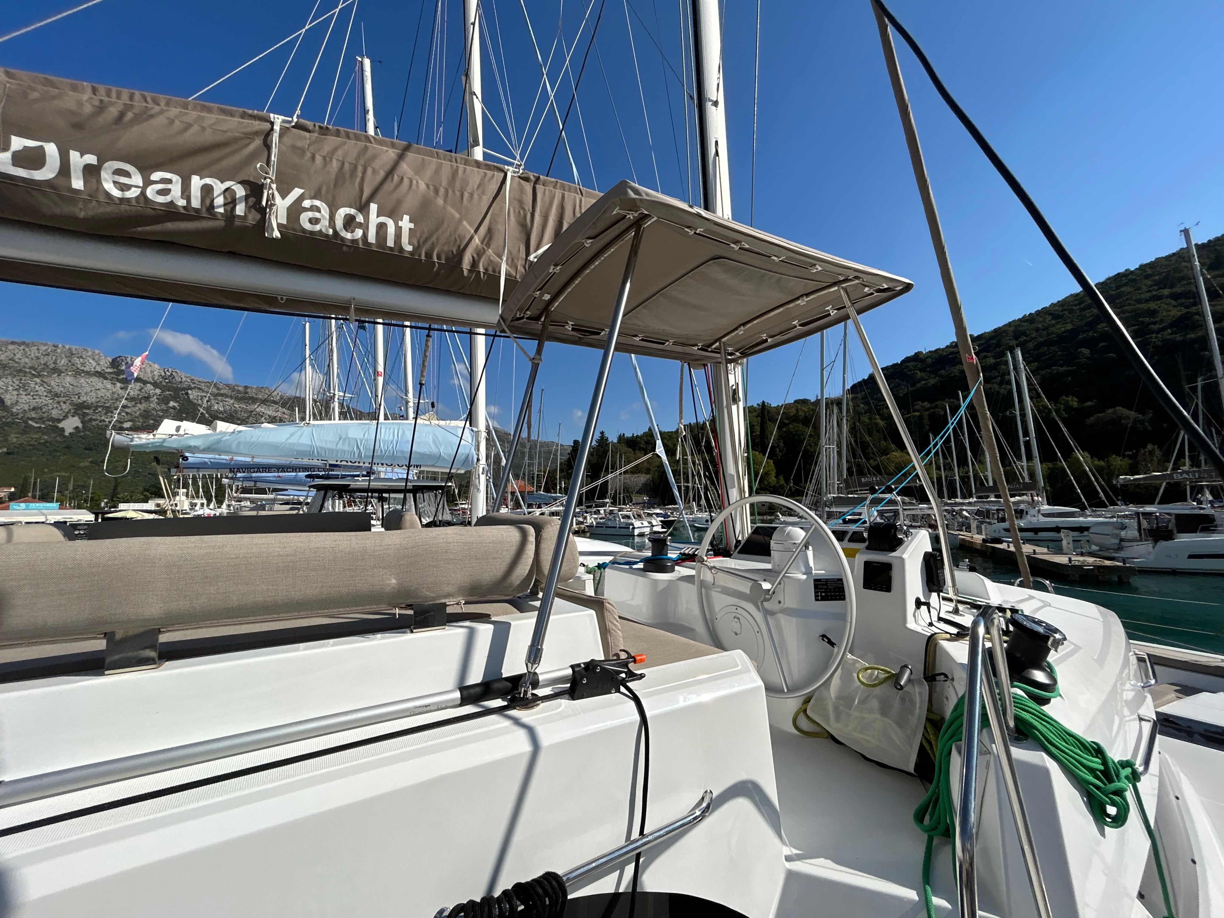 Bali Catspace | Perle Blanche