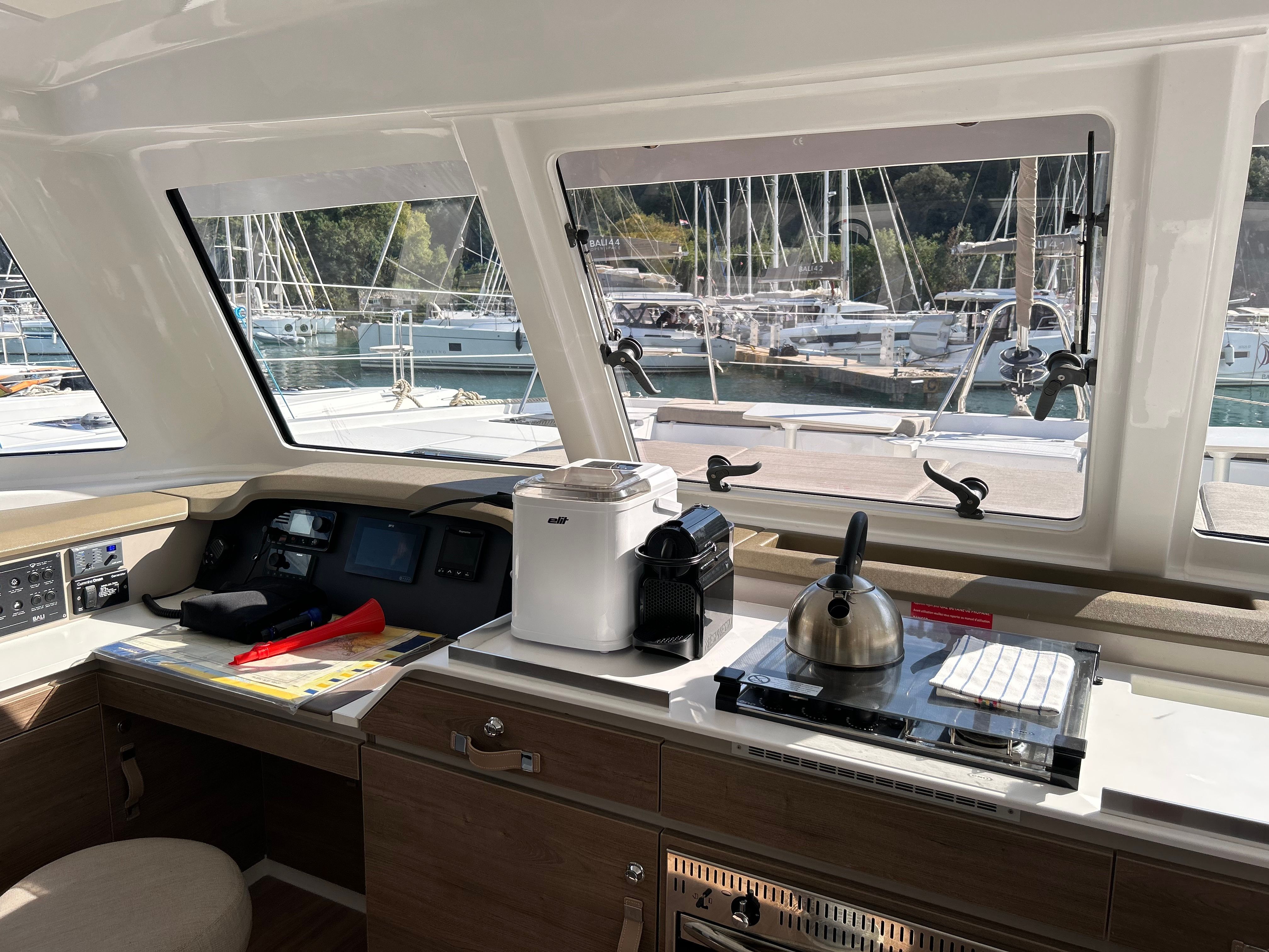 Bali Catspace | Perle Blanche