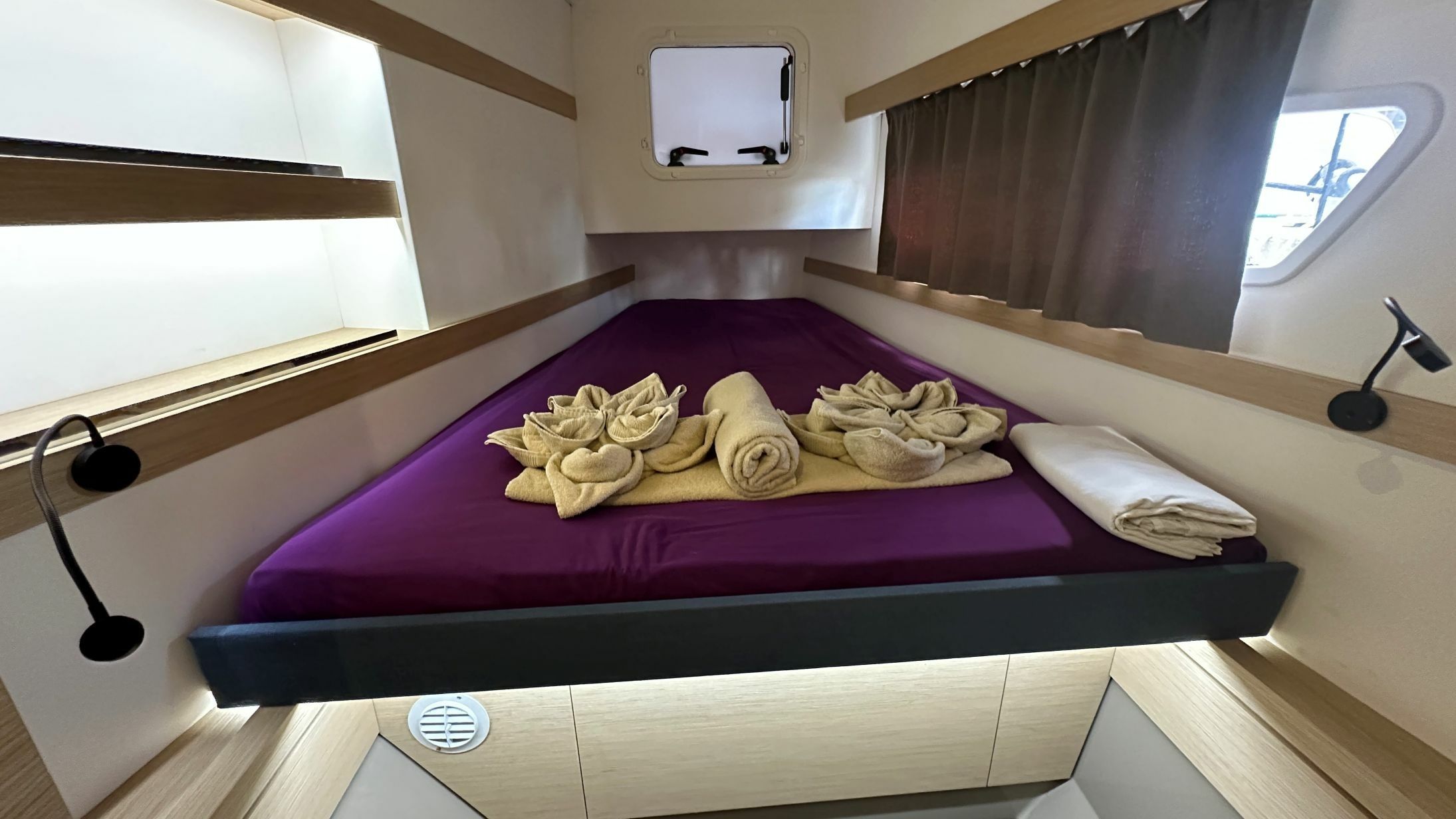 Fountaine Pajot Isla 40 | Calico