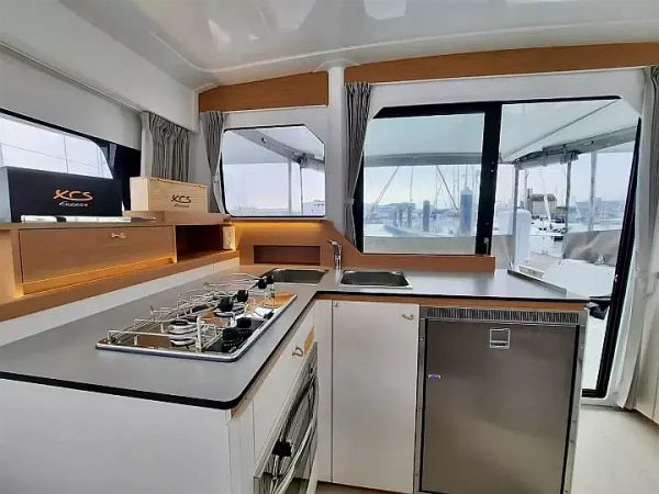 Excess 11 | Albatross