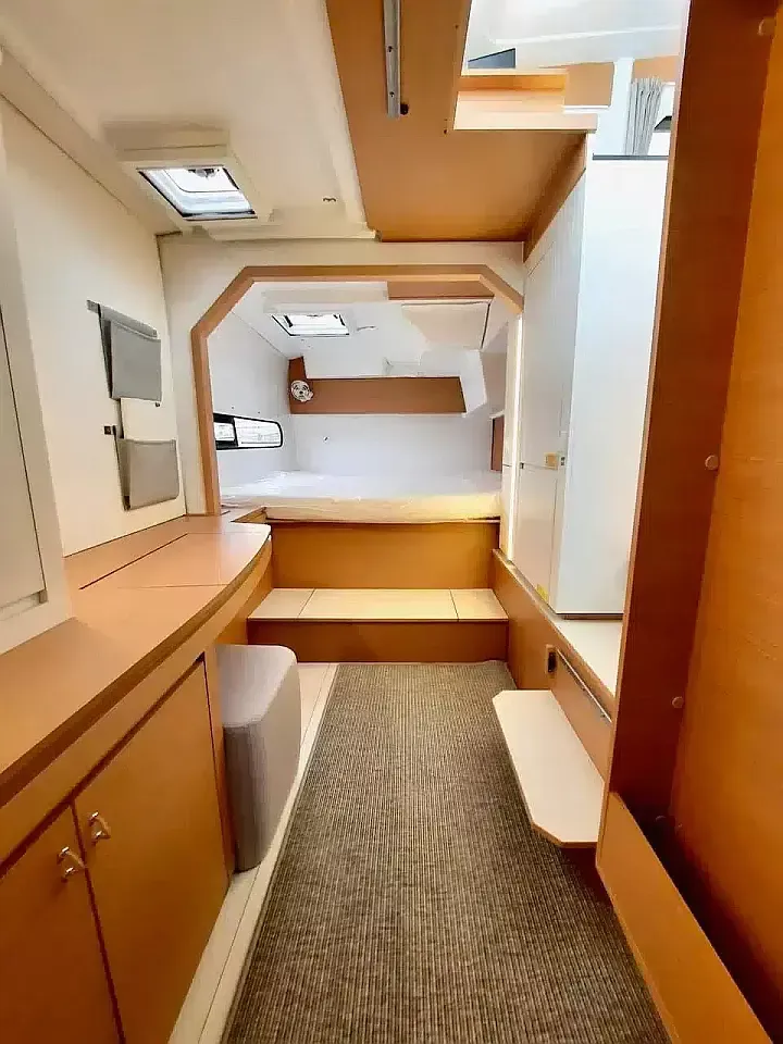 Excess 11 | Albatross