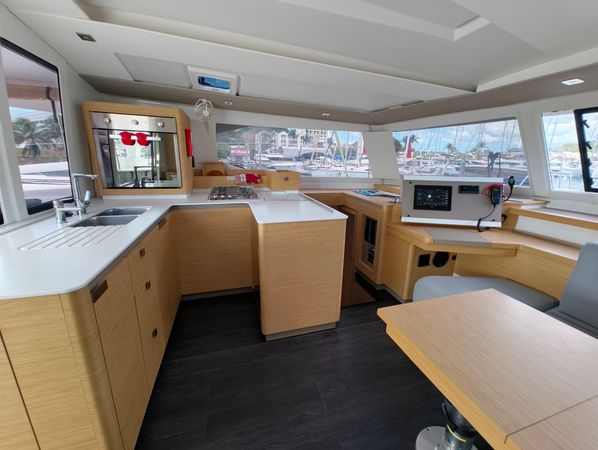 Fountaine Pajot Astrea 42 | Union