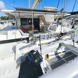 Fountaine Pajot Isla 40 | Mustique