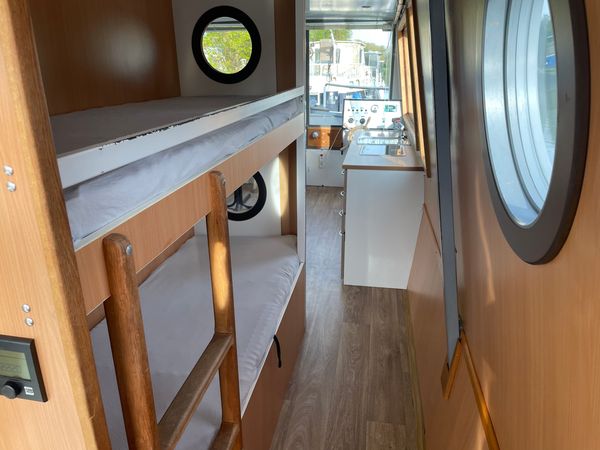 Trawler YB35 | Enter