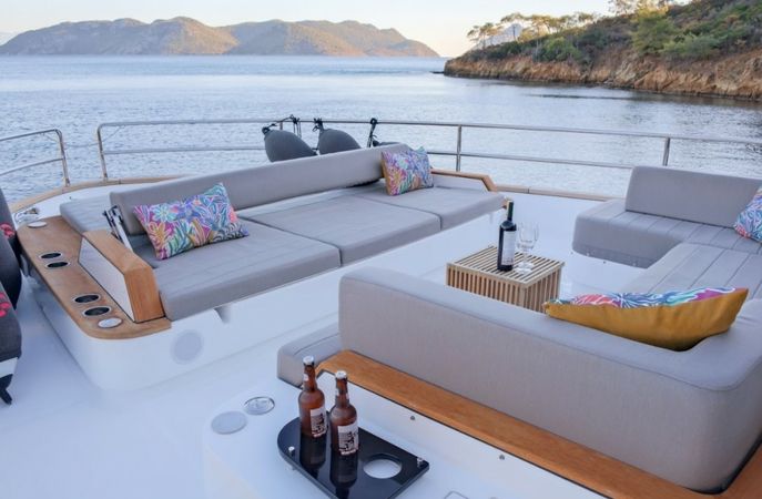 Sirena Yachts 68 | La Luna