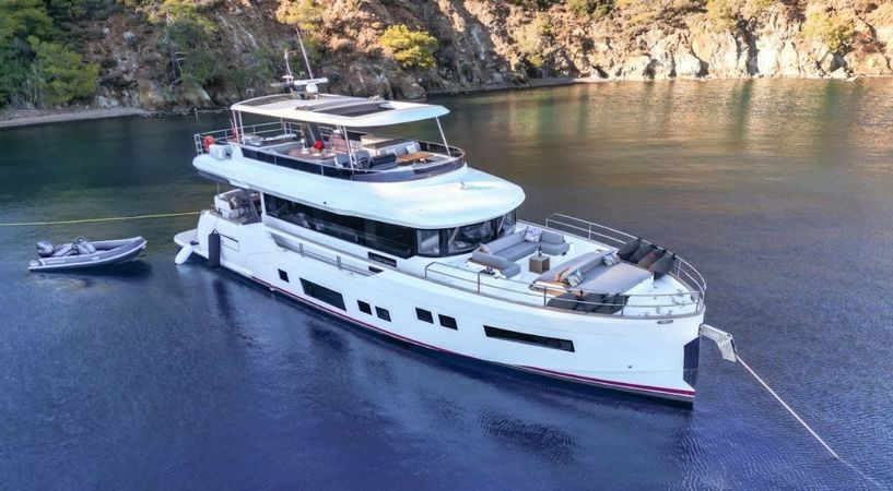 Sirena Yachts 68 | La Luna