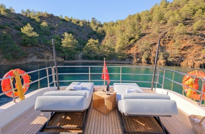 Sirena Yachts 68 | La Luna