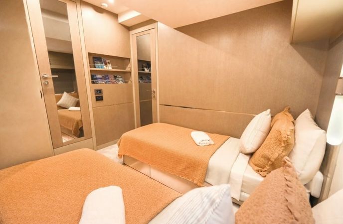 Sirena Yachts 68 | La Luna