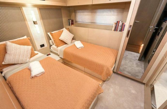 Sirena Yachts 68 | La Luna