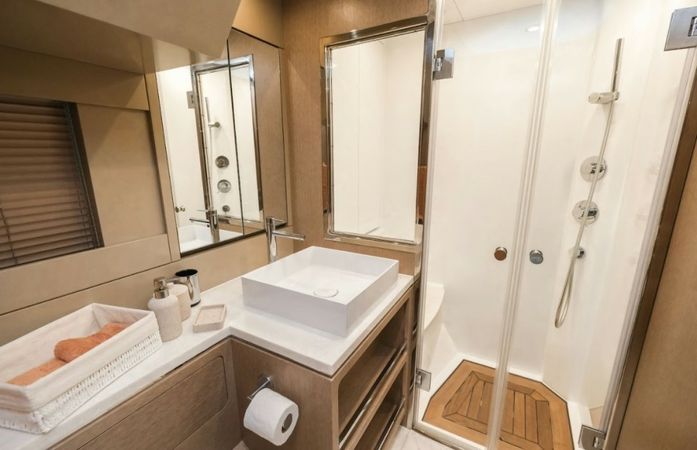 Sirena Yachts 68 | La Luna