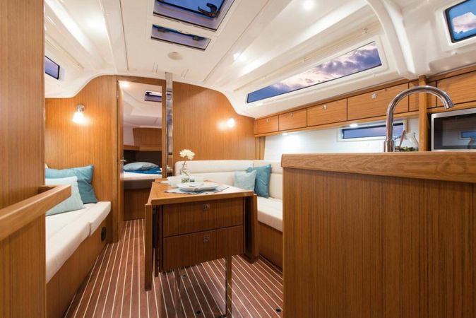 Bavaria Cruiser 37 | Sayra