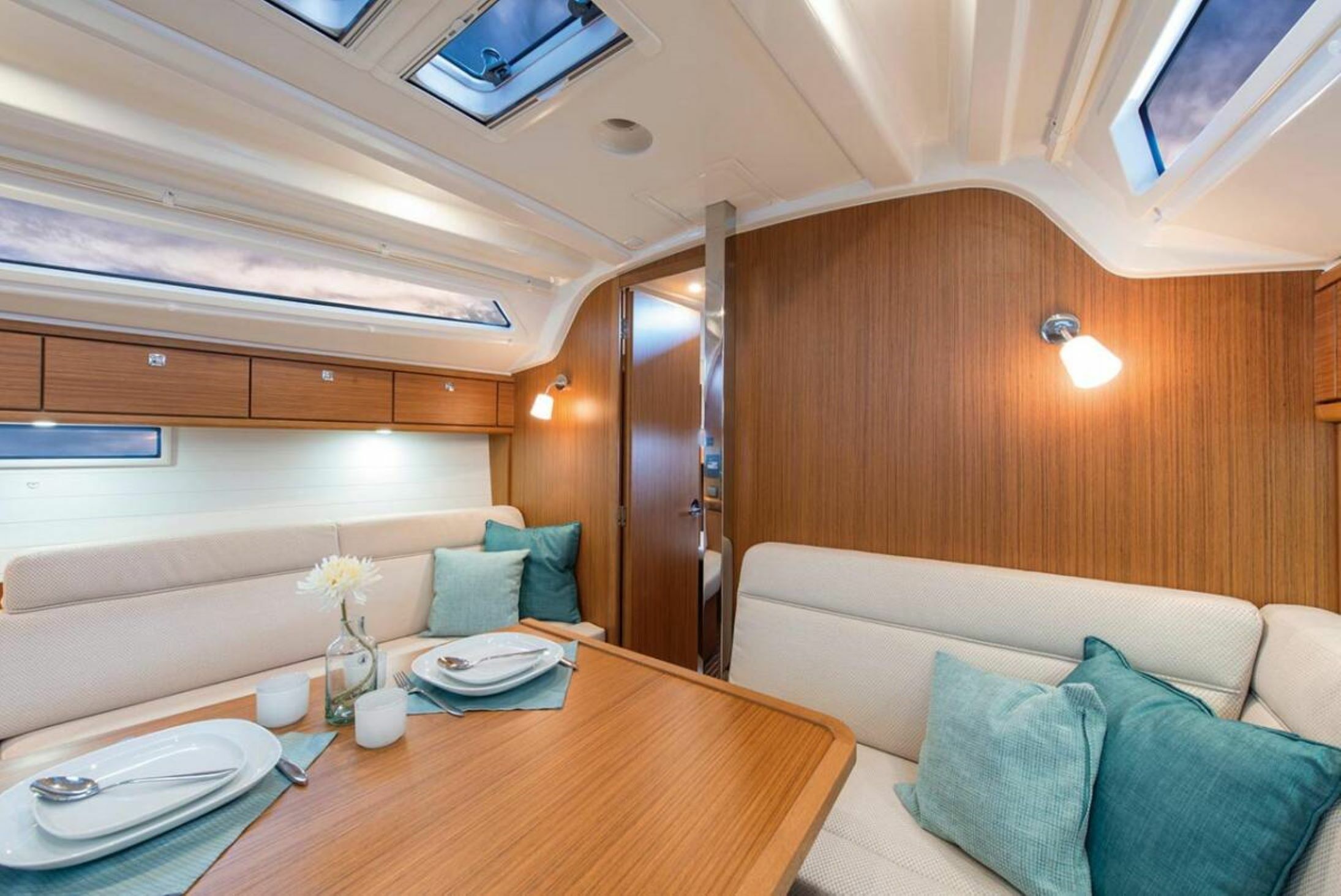 Bavaria Cruiser 37 | Sayra