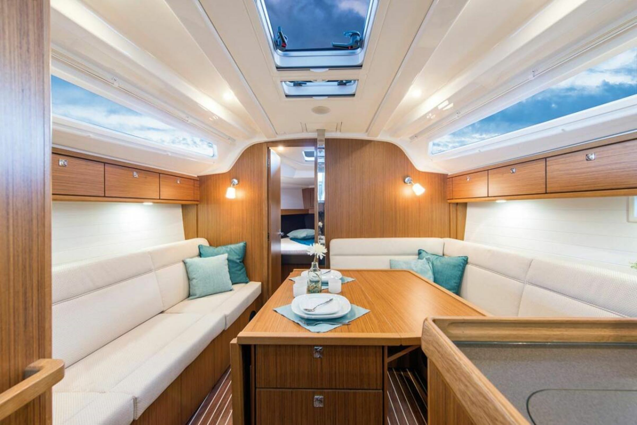 Bavaria Cruiser 37 | Sayra