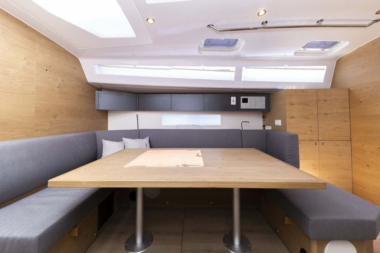 Elan 45 Impression | Amaretto