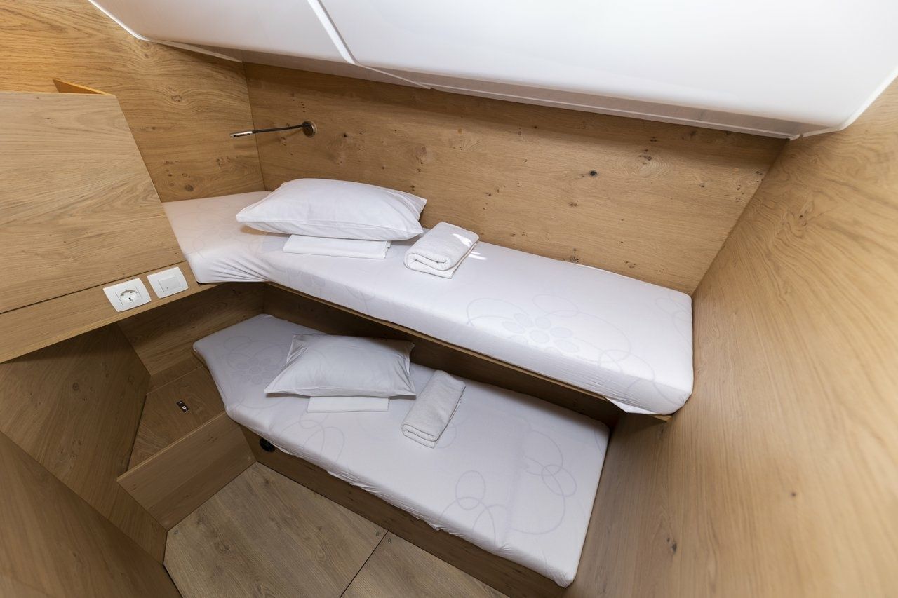 Elan 45 Impression | Amaretto