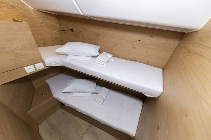 Elan 45 Impression | Amaretto