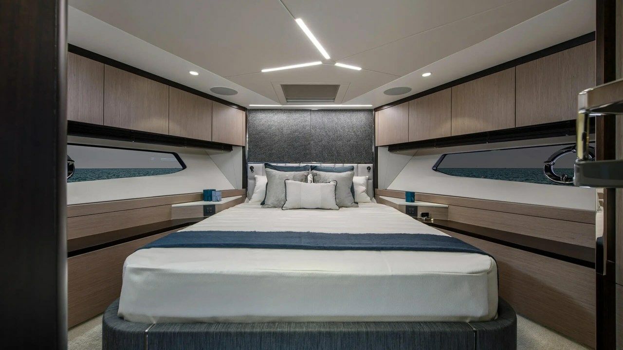 Sunseeker Manhattan 68 | Apollo