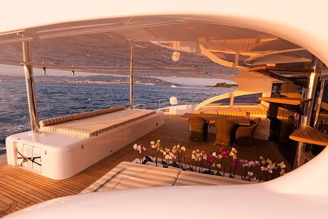 Sunreef 80 | Houbara