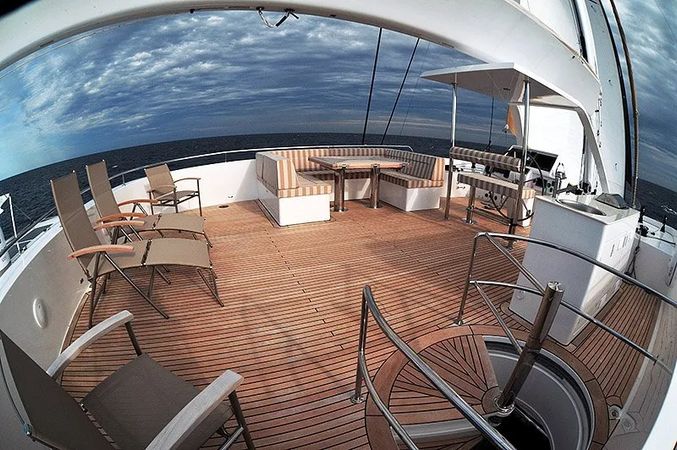 Sunreef 80 | Houbara