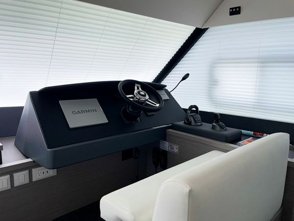 Fountaine Pajot MY 5 | Two J Seas
