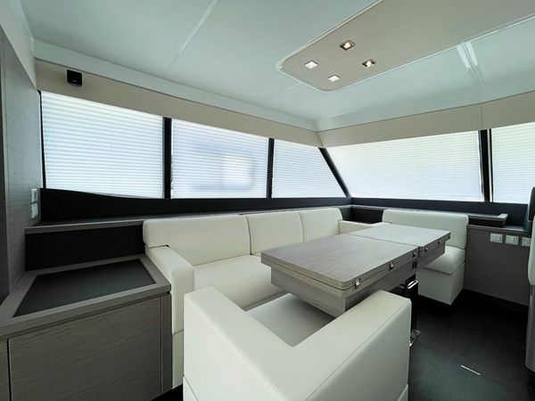 Fountaine Pajot MY 5 | Two J Seas