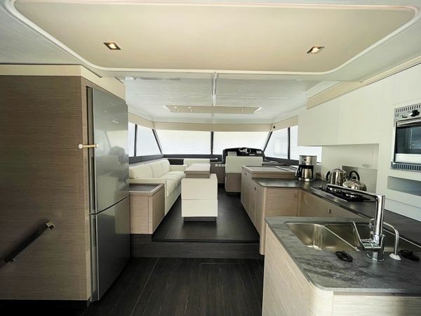 Fountaine Pajot MY 5 | Two J Seas