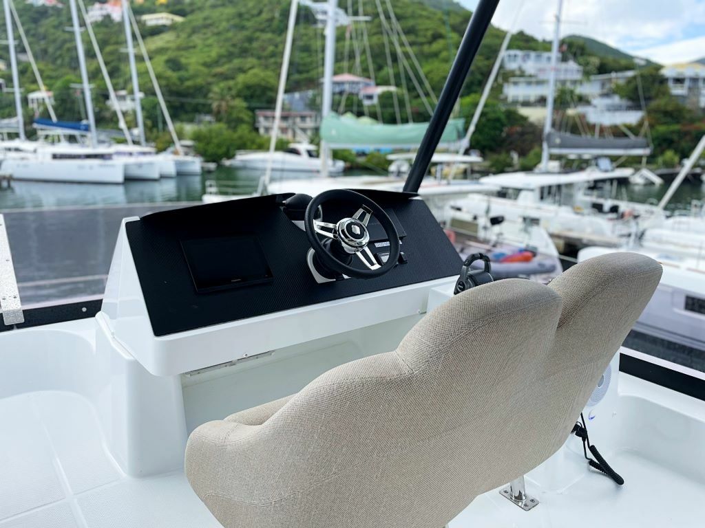 Fountaine Pajot MY 5 | Two J Seas