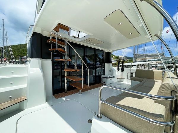 Fountaine Pajot MY 5 | Two J Seas