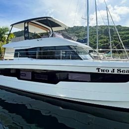 Fountaine Pajot MY 5 | Two J Seas