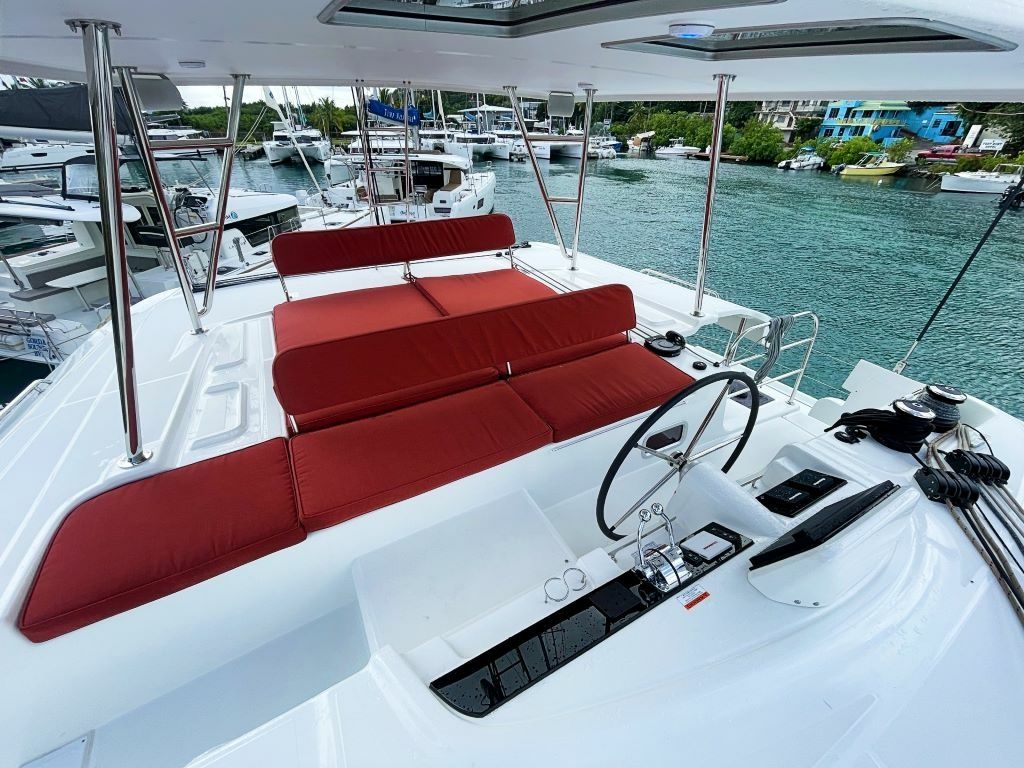 Lagoon 46 | Chicko Uno