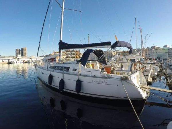 Beneteau Oceanis 37 | Tristaina