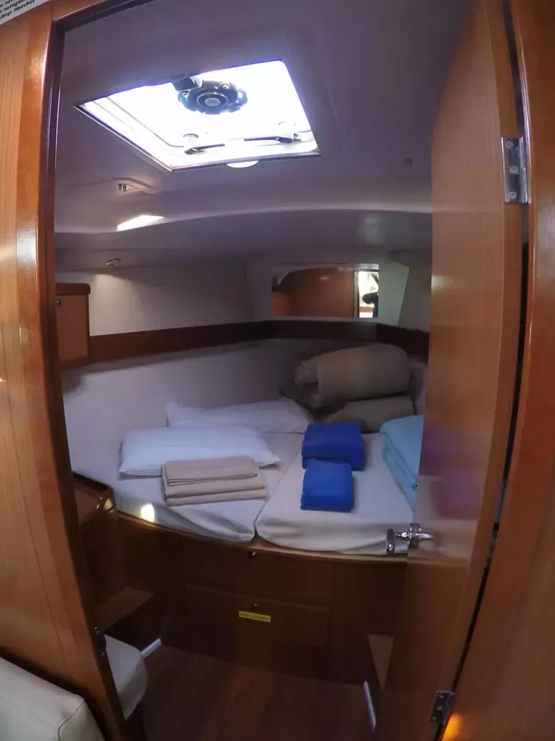 Beneteau Oceanis 37 | Tristaina