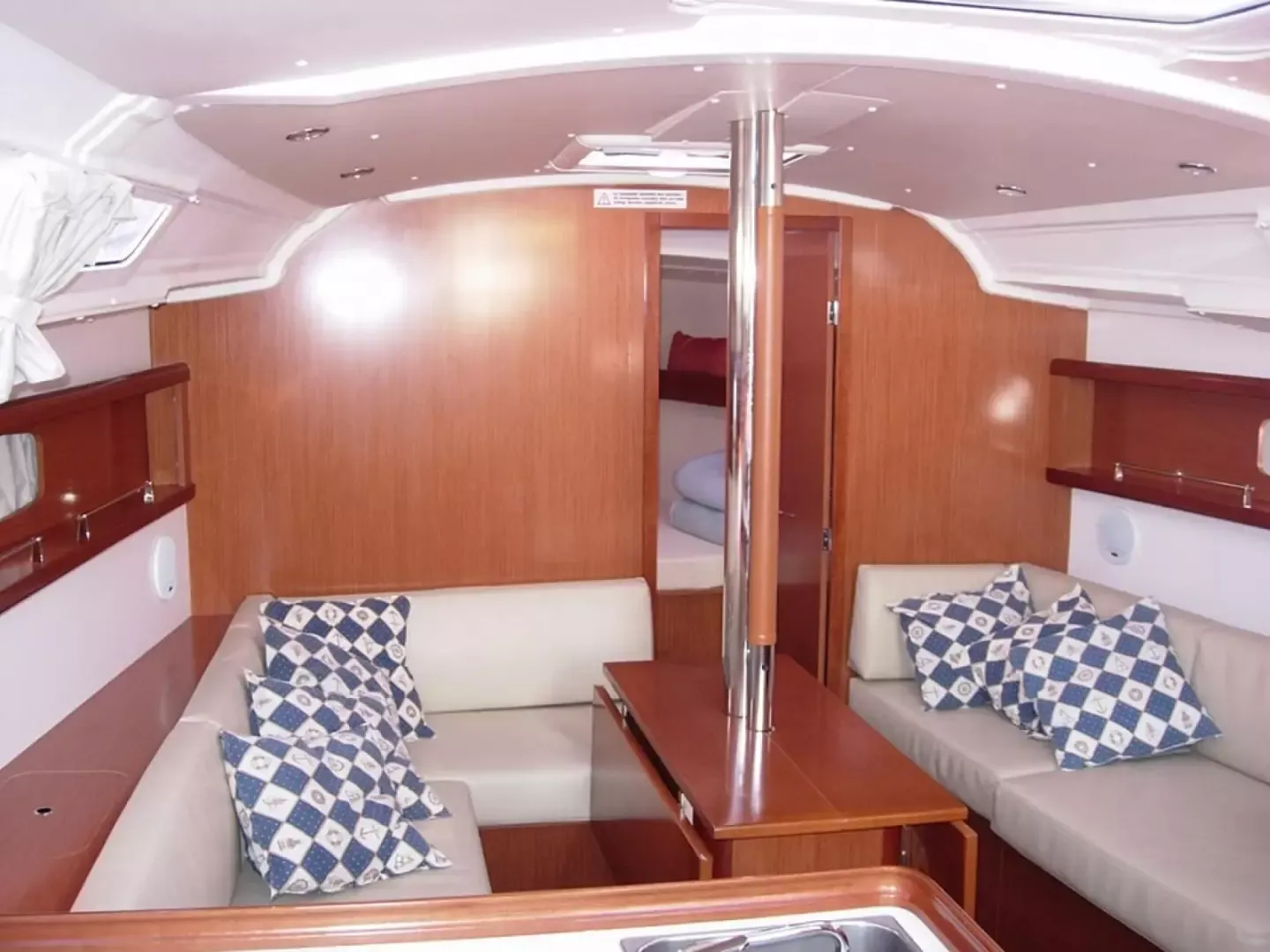 Beneteau Oceanis 37 | Tristaina
