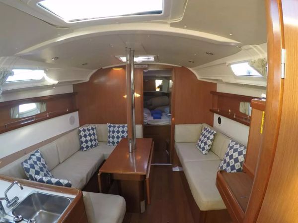 Beneteau Oceanis 37 | Tristaina