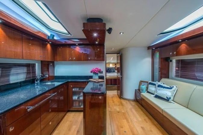 Sea Ray 580 | SeaBarbie