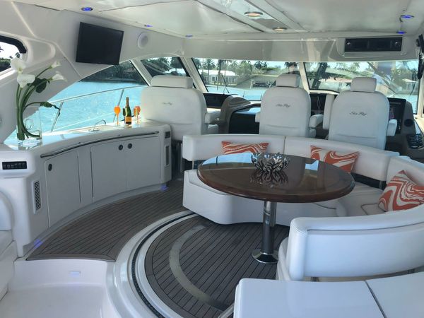 Sea Ray 580 | SeaBarbie